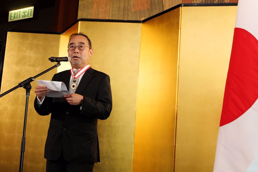 Dr Mong delivered a speech at the ceremony, “I hope to uphold this honour and promote further cultural exchanges between Japan and Hong Kong by supporting different Japanese related events. I am excited and looking forward to contributing to the Tokyo 2020 Olympic Games by all means.”